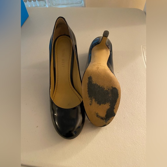 Nine West black shoes, size 6 - Picture 4 of 4